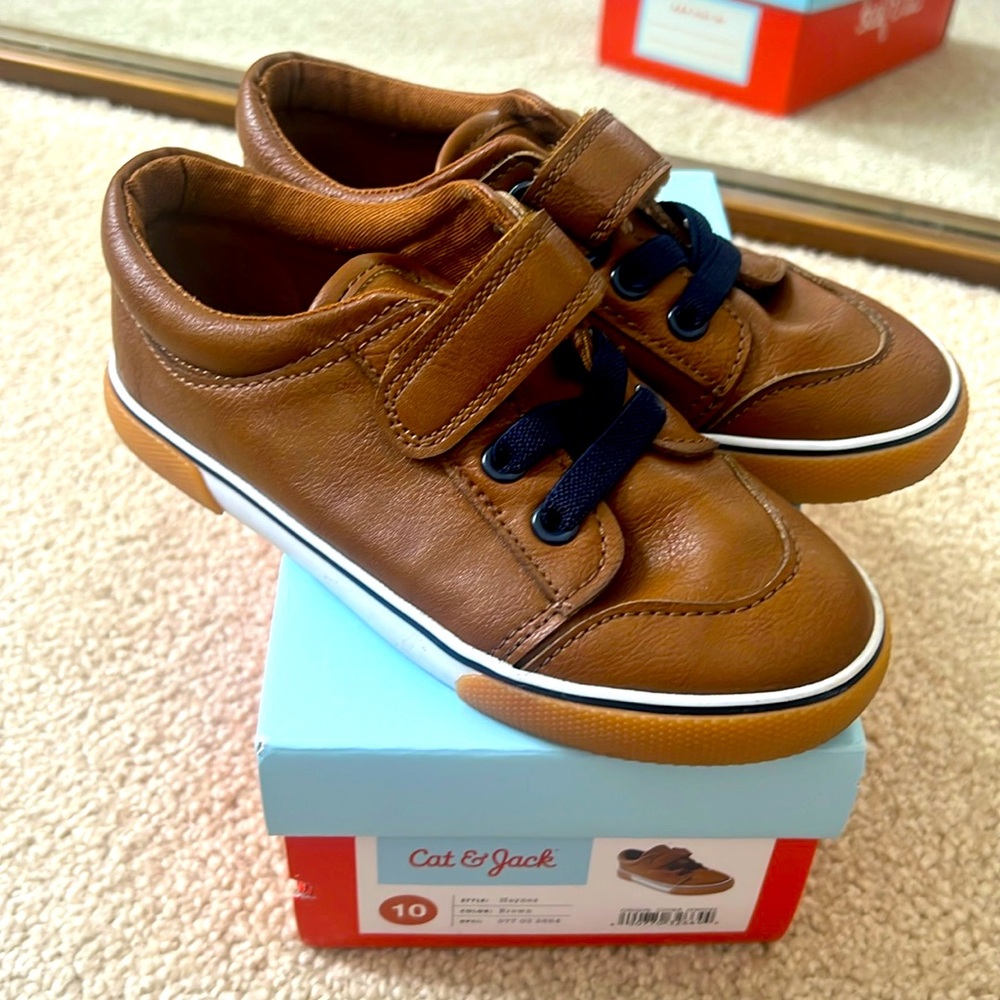 Excellent condition cute toddler shoes- sz 10